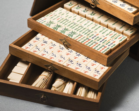 antique games mahjong set