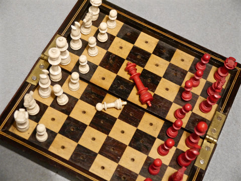 Rosewood Travelling Chess Set, 19th century