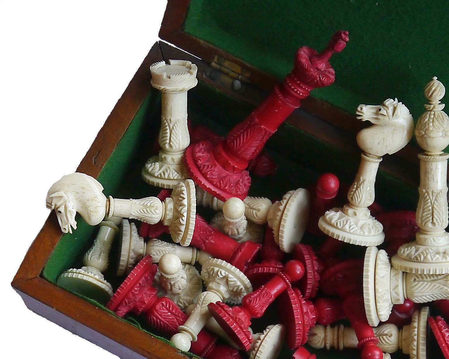 Antique Edinburgh Upright Bone Chess Set Circa 1870 I Luke Honey Ltd I antique-edinburgh-upright-bone-chess-set-circa-1870-i-luke-honey-ltd-i