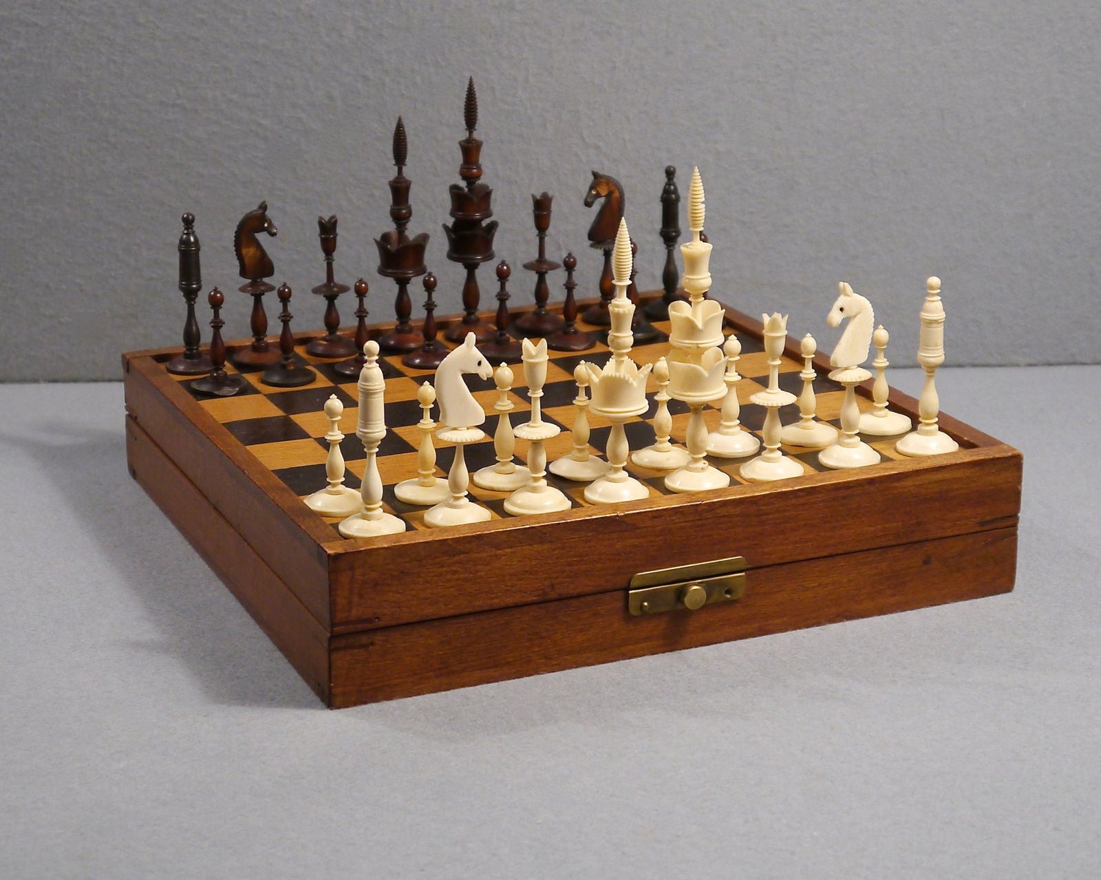 German “Selenus” Chess Set, 19th century - Luke Honey | Antiques, Chess, Backgammon & Games