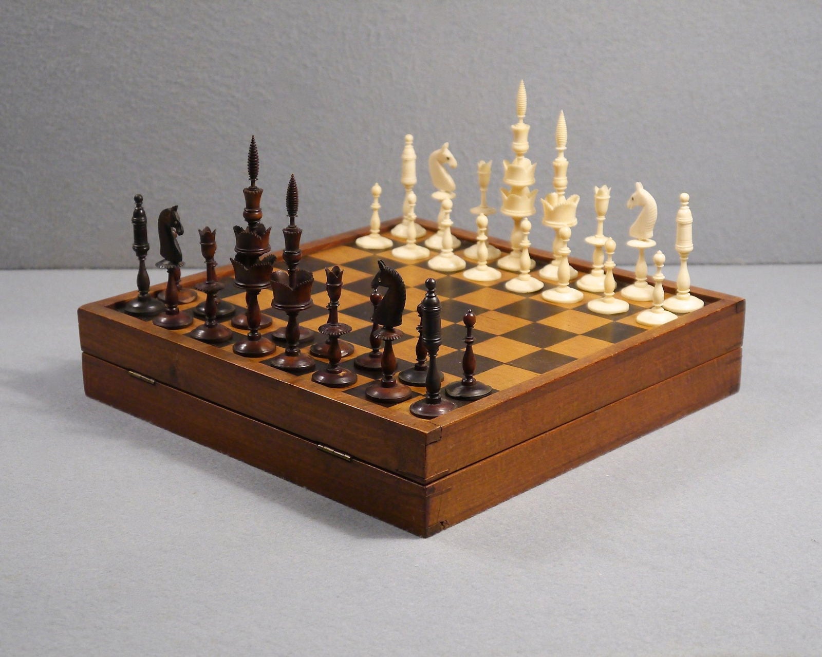 German “Selenus” Chess Set, 19th century - Luke Honey | Antiques, Chess, Backgammon & Games