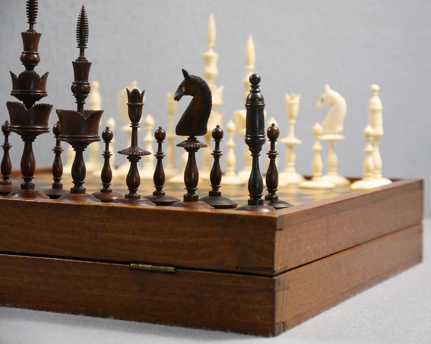 German “Selenus” Chess Set, 19th century - Luke Honey | Antiques, Chess, Backgammon & Games
