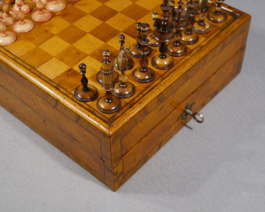 “Selenus" Chess Set & Board, 18th century - Luke Honey | Antiques, Chess, Backgammon & Games