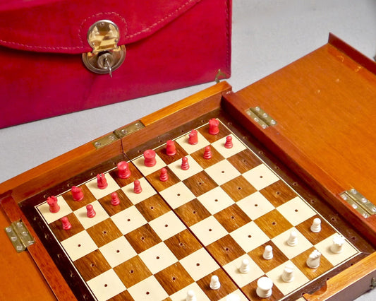 Whittington Pattern Travelling Chess Set - Luke Honey | Antiques, Chess, Backgammon & Games