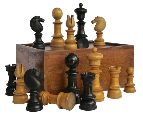 Antique Edinburgh Upright Chess Set for Sale