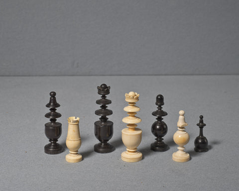 French Ivory Régence Chess Set, 19th century