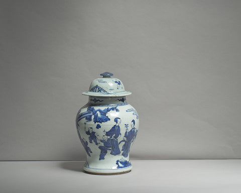 A Chinese Export Blue and White Vase