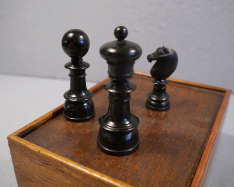 Antique Edinburgh Upright Chess Set