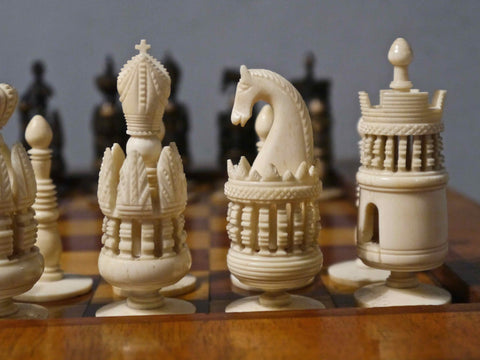 “Spanish Pulpit” Bone Chess Set, 18th century