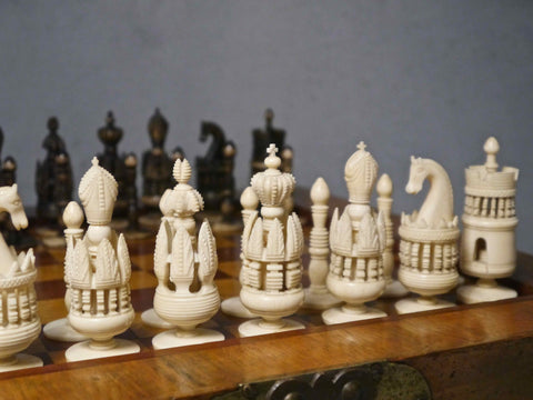 “Spanish Pulpit” Bone Chess Set, 18th century