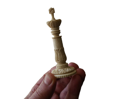 Edinburgh Northern Upright Antique Chess Set Bone For Sale